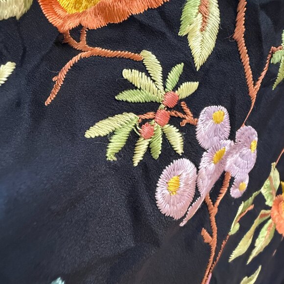 Antique Chinese Silk Hand Embroidered Piano Shawl - Picture 3 of 11